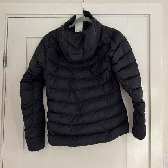 Black Arc’teryx Thorium hooded puffer jacket size small great condition - Picture 3 of 5